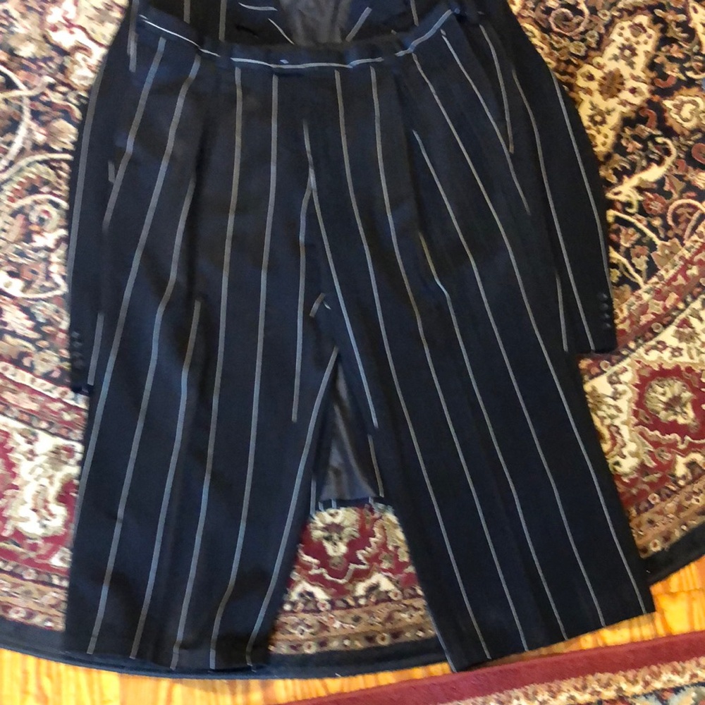 Classic Black Pinstripe Men's Falcone suit - Picture 9 of 10